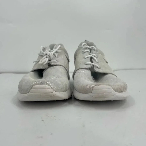 Nike Women's Roshe One Premium Metallic Platinum 833928-009 Sneaker Size 7.5 - Picture 6 of 11